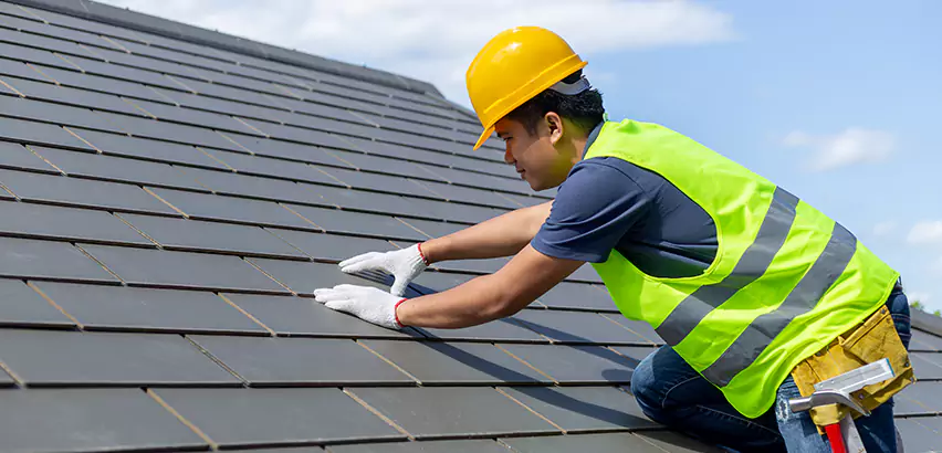 Professional Hail Damage Roof Repair Services in Bloomington, IL
