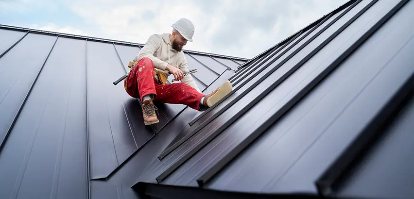 Professional Roof Valley Installation Services in Bloomington, IL