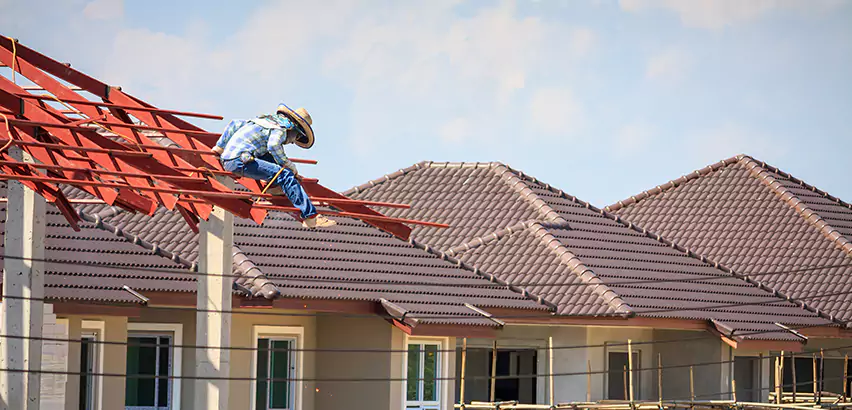 Professional Wind Damage Roof Repair Services in Bloomington, IL